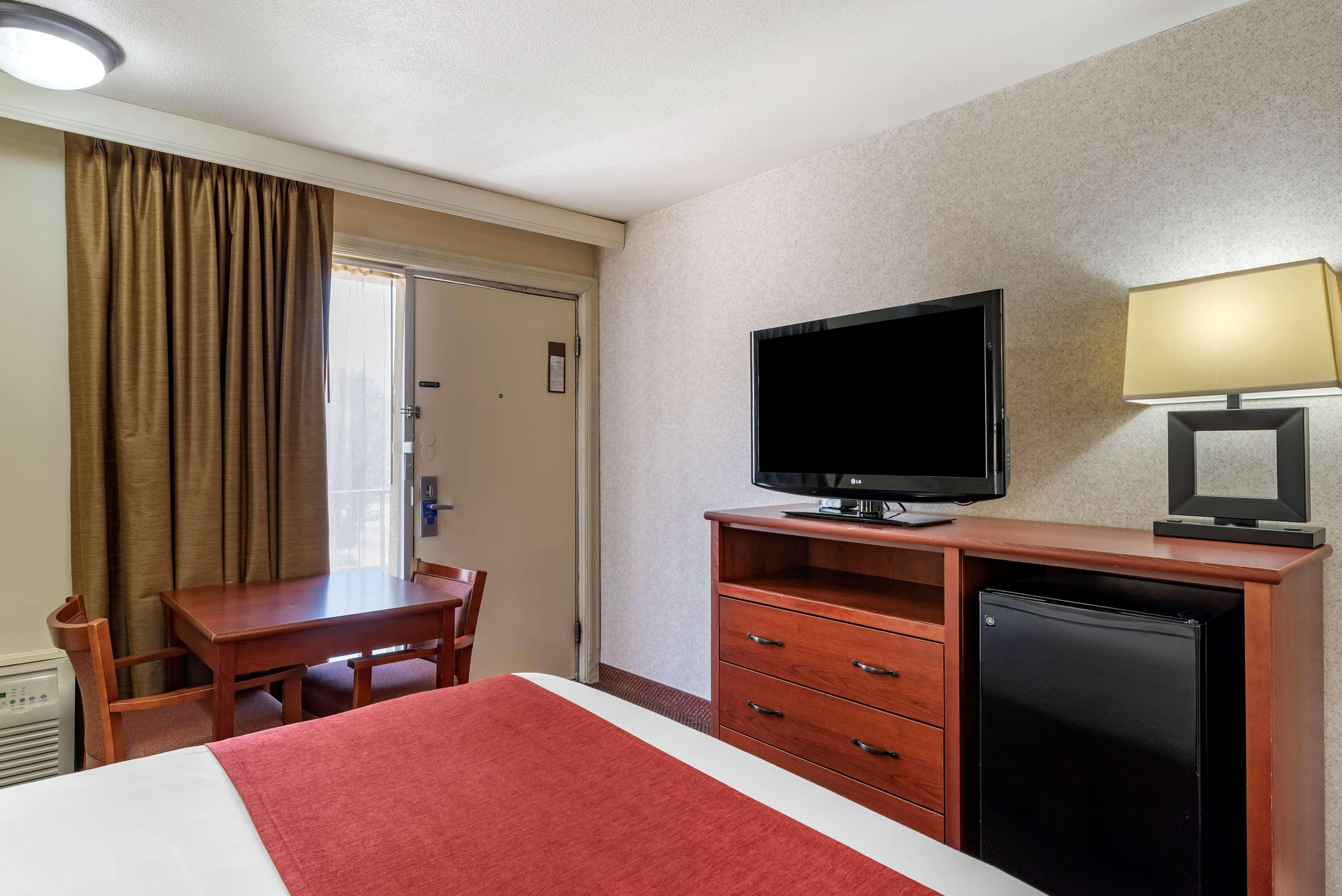 Best Western Sherwood Inn Clarksville Eksteriør bilde